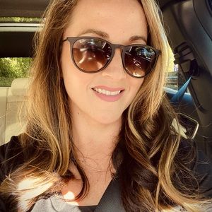 Meet your Posher, Lauren
